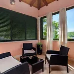 Rosada Villa Vela Luka