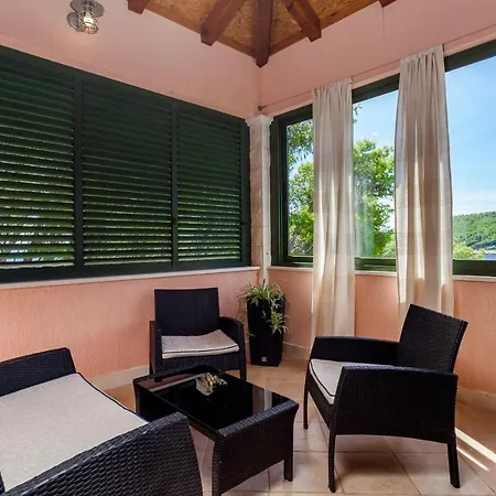 Rosada Villa Vela Luka