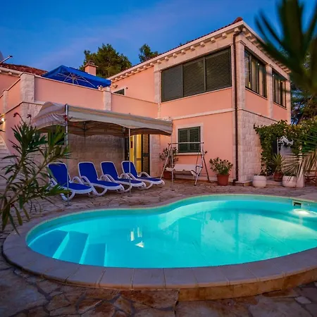 Rosada Villa Vela Luka